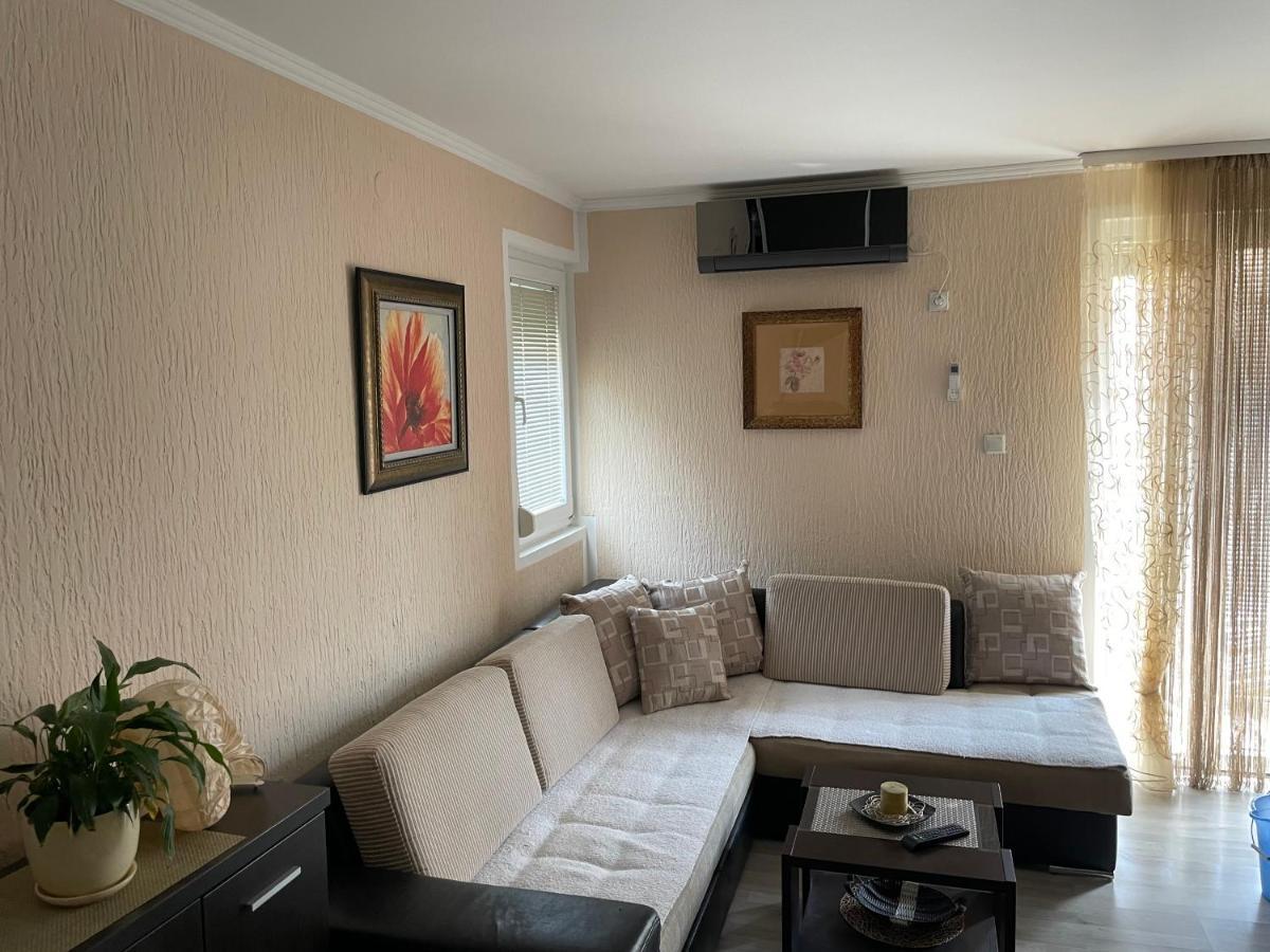 Studio Apartment For Rent In Будва Экстерьер фото