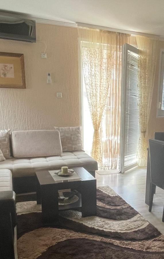 Studio Apartment For Rent In Будва Экстерьер фото